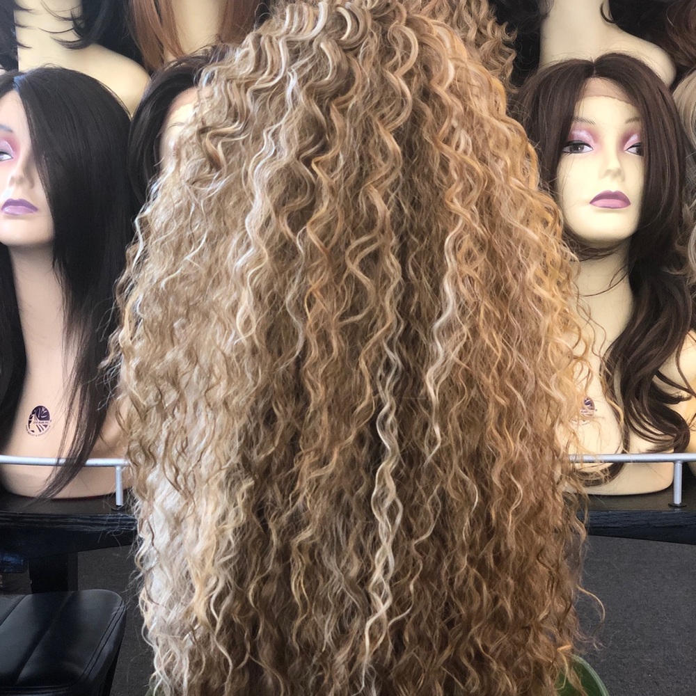 Wig Long Blonde Curly Wig - Picture 9 of 9